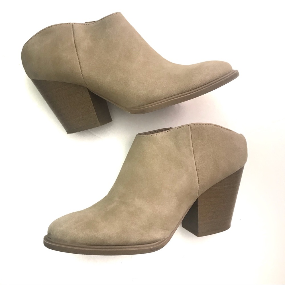 Women’s Tan Mules Size 7